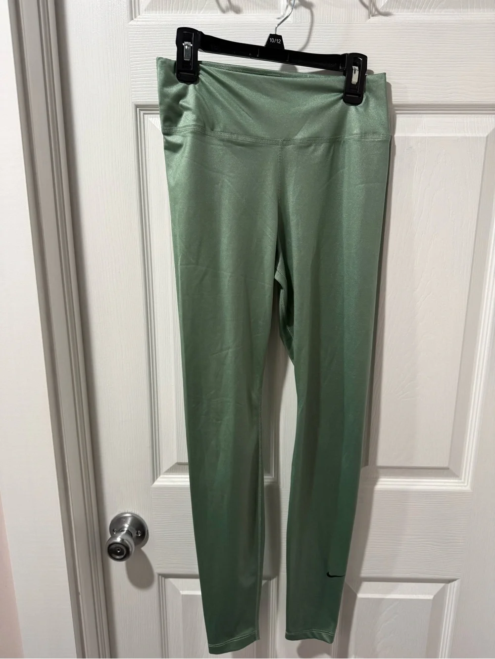 Nike Sage Green High-Waist Leggings